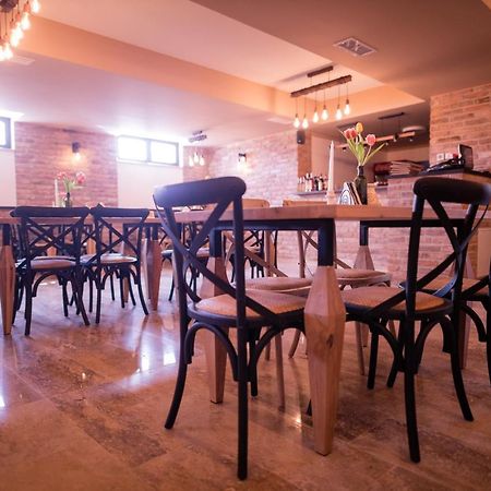 Martini Restaurant & Cazare Sebesel Екстериор снимка