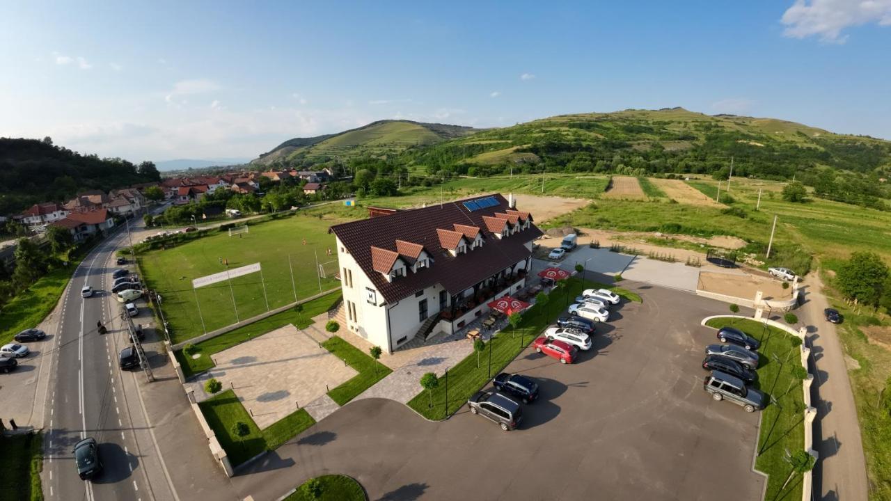 Martini Restaurant & Cazare Sebesel Екстериор снимка